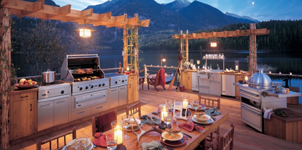 5 Reasons You Need an Outdoor Kitchen
