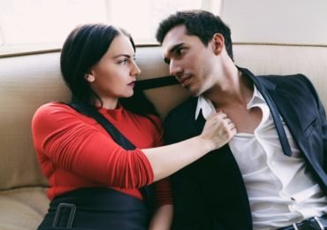 Do opposites attract in relationships, Why do opposites attract in love, Are opposites good in relationships, Can opposites have a successful relationship, What does opposite attract mean