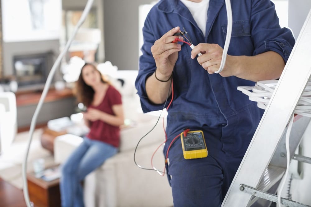 Differences Between a Commercial Electrician and a Residential Electrician