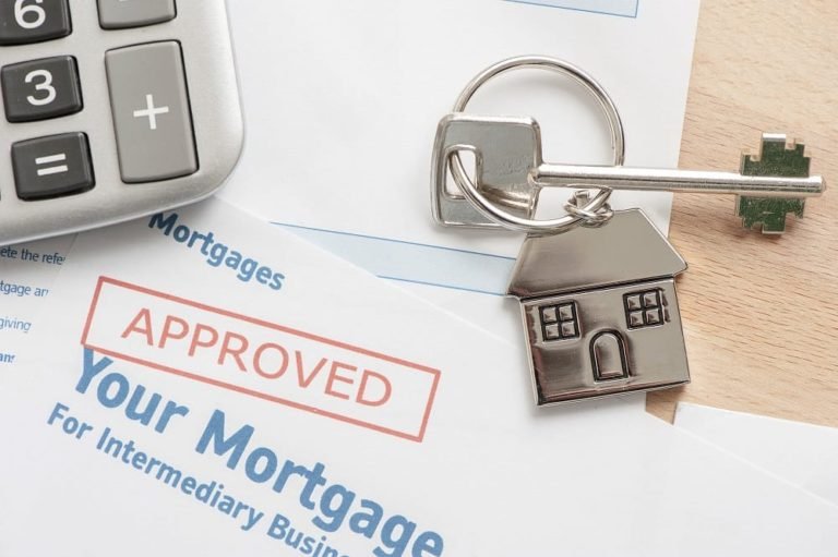 Choosing Between a Mortgage Broker vs Lender: A Decision Making Guide