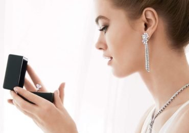 How-to-Style-Different-Types-of-Diamond-Earrings