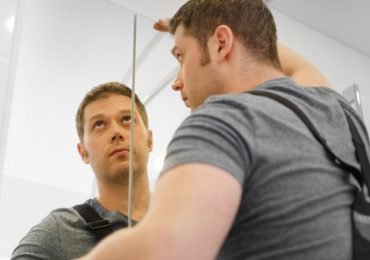 Wall mirror installation mistakes to avoid