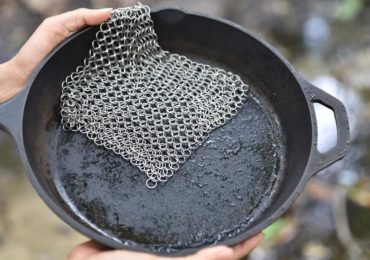 Why You Should Get A Cast Iron Scrubber For Your Skillet