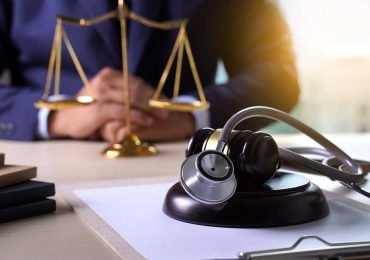 How Can a Medical Malpractice Lawyer in Fort Lauderdale Help Filing a Lawsuit