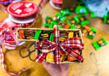How to Create Festive Candy Gift Baskets for Christmas Office Parties