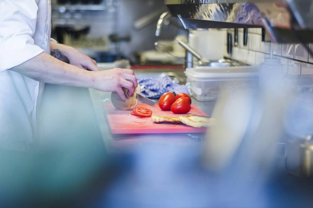 Best Practices for Organizing and Preparing Ingredients in a Commercial Kitchen