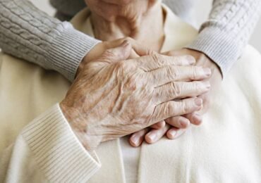 How to Talk to Your Loved One About Choosing Hospice